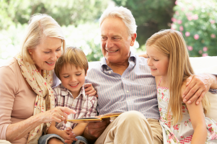 Grandparents Reading to Grandchildern